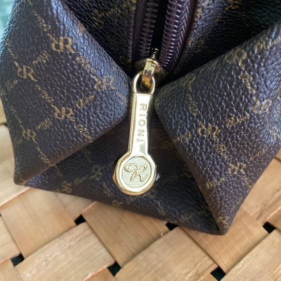 Rioni ‘The Baby Evening Bag’ - Picture 3 of 6